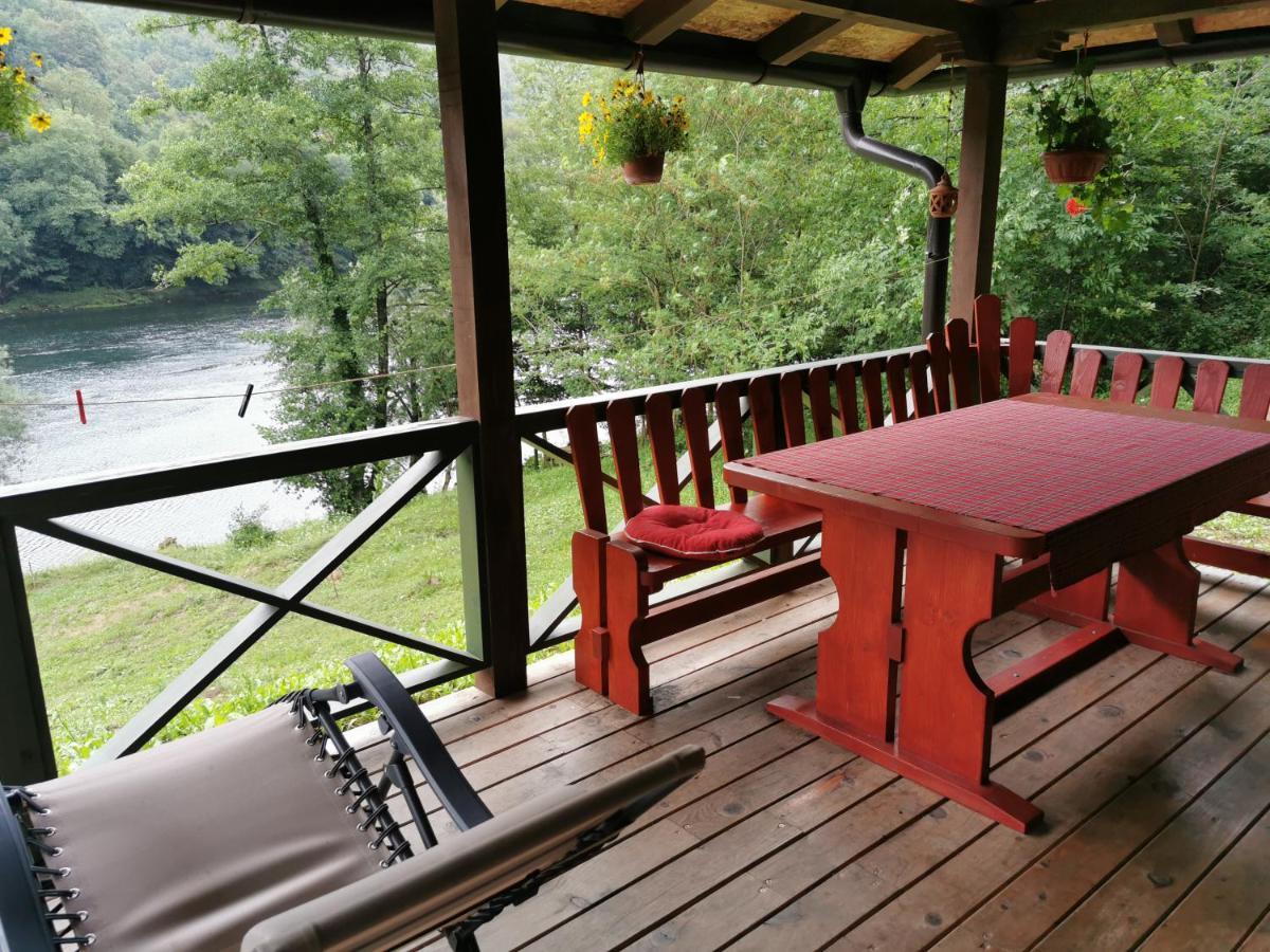 Brvnara Na Obali Reke Drine Villa Beserovina Exterior foto