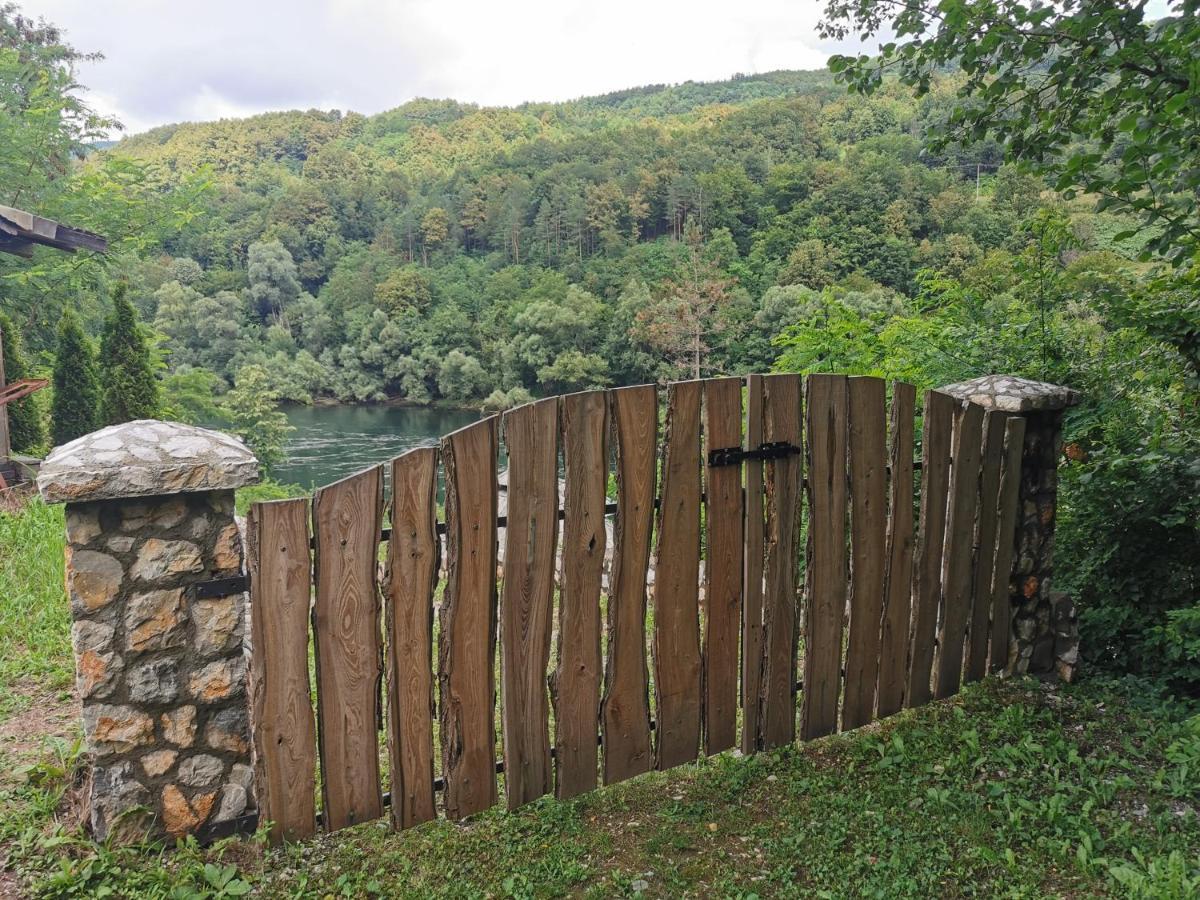 Brvnara Na Obali Reke Drine Villa Beserovina Exterior foto