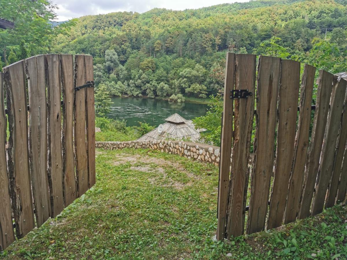 Brvnara Na Obali Reke Drine Villa Beserovina Exterior foto