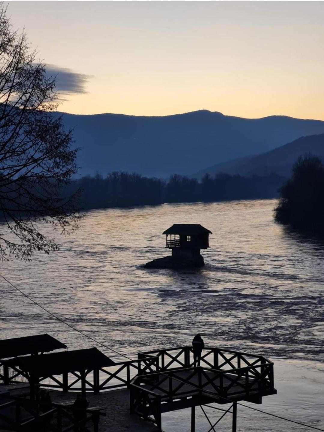 Brvnara Na Obali Reke Drine Villa Beserovina Exterior foto